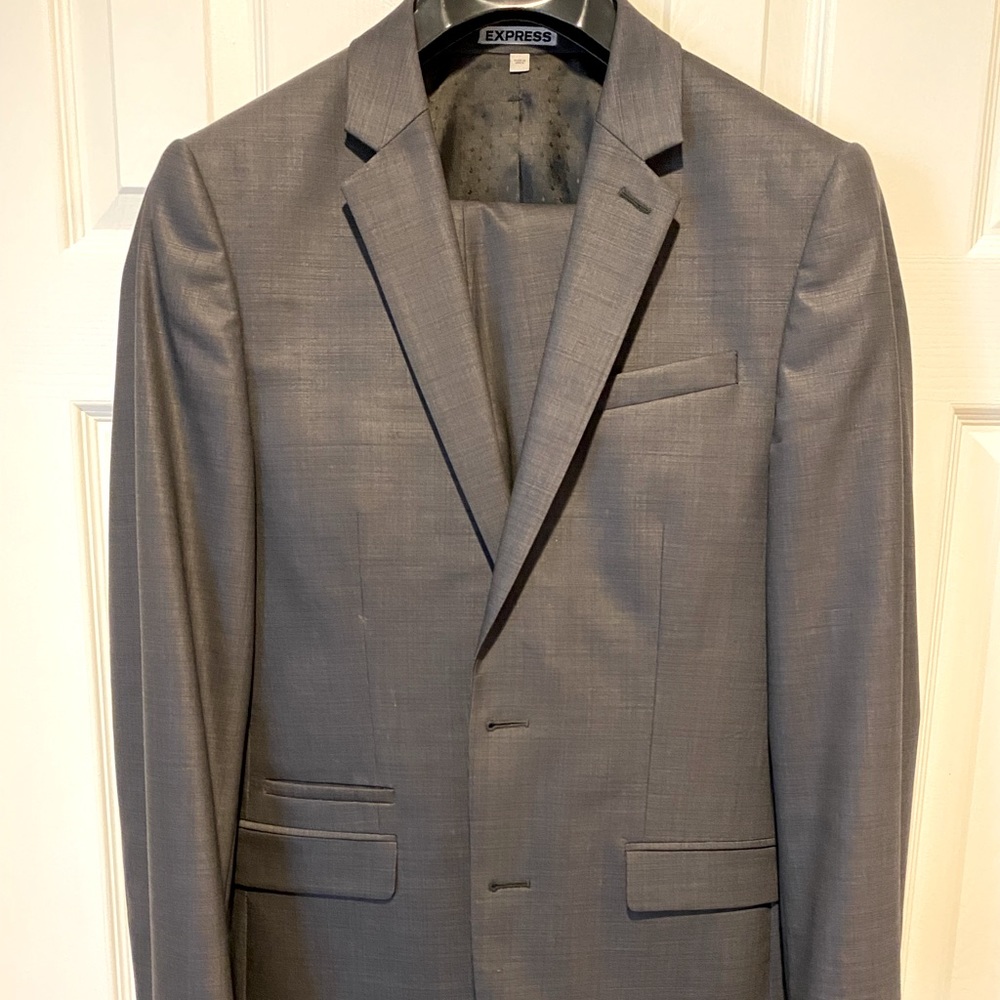 Express 2 piece suit. 36R jacket 32/30 pants. Sharkskin gray.